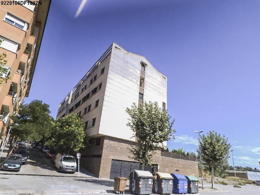 Apartament Duplex Con Piscina En Rubí Zewnętrze zdjęcie