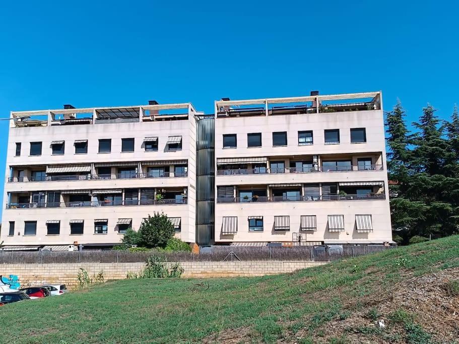 Apartament Duplex Con Piscina En Rubí Zewnętrze zdjęcie